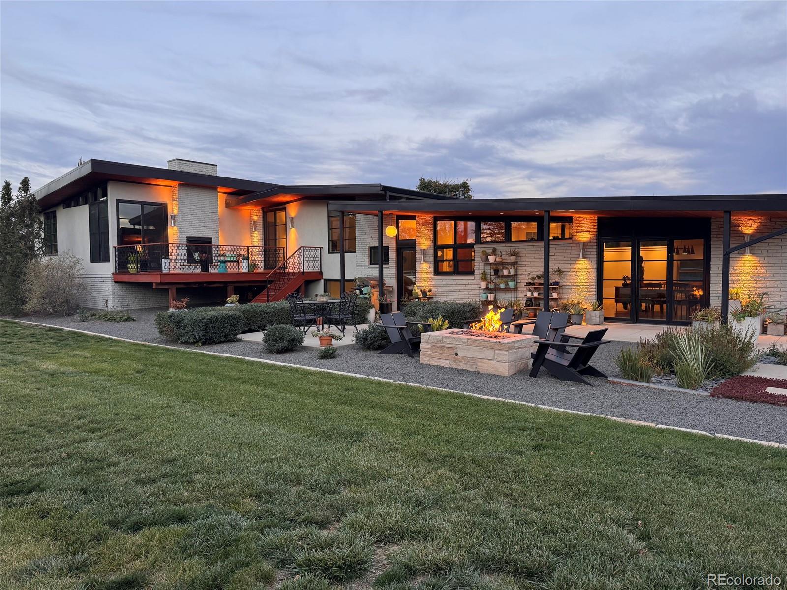 5055 Lakeshore Drive