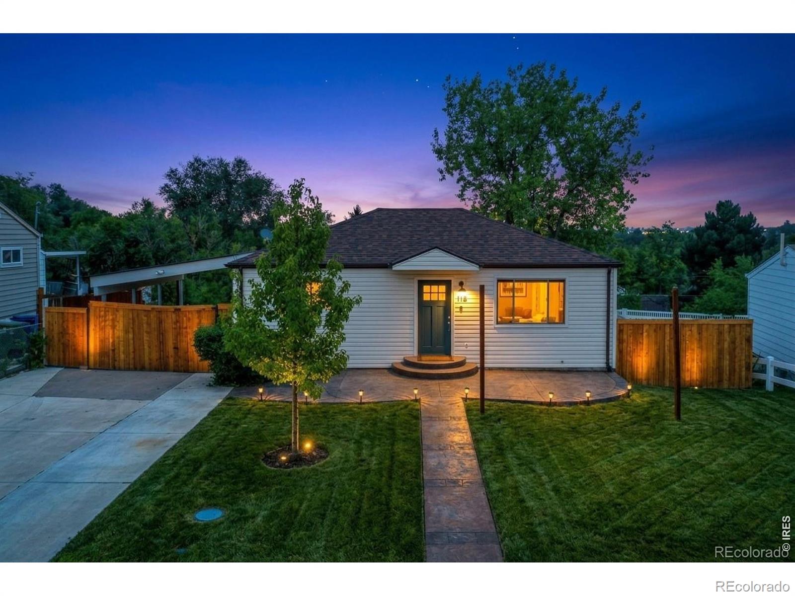 118 S Yates Way