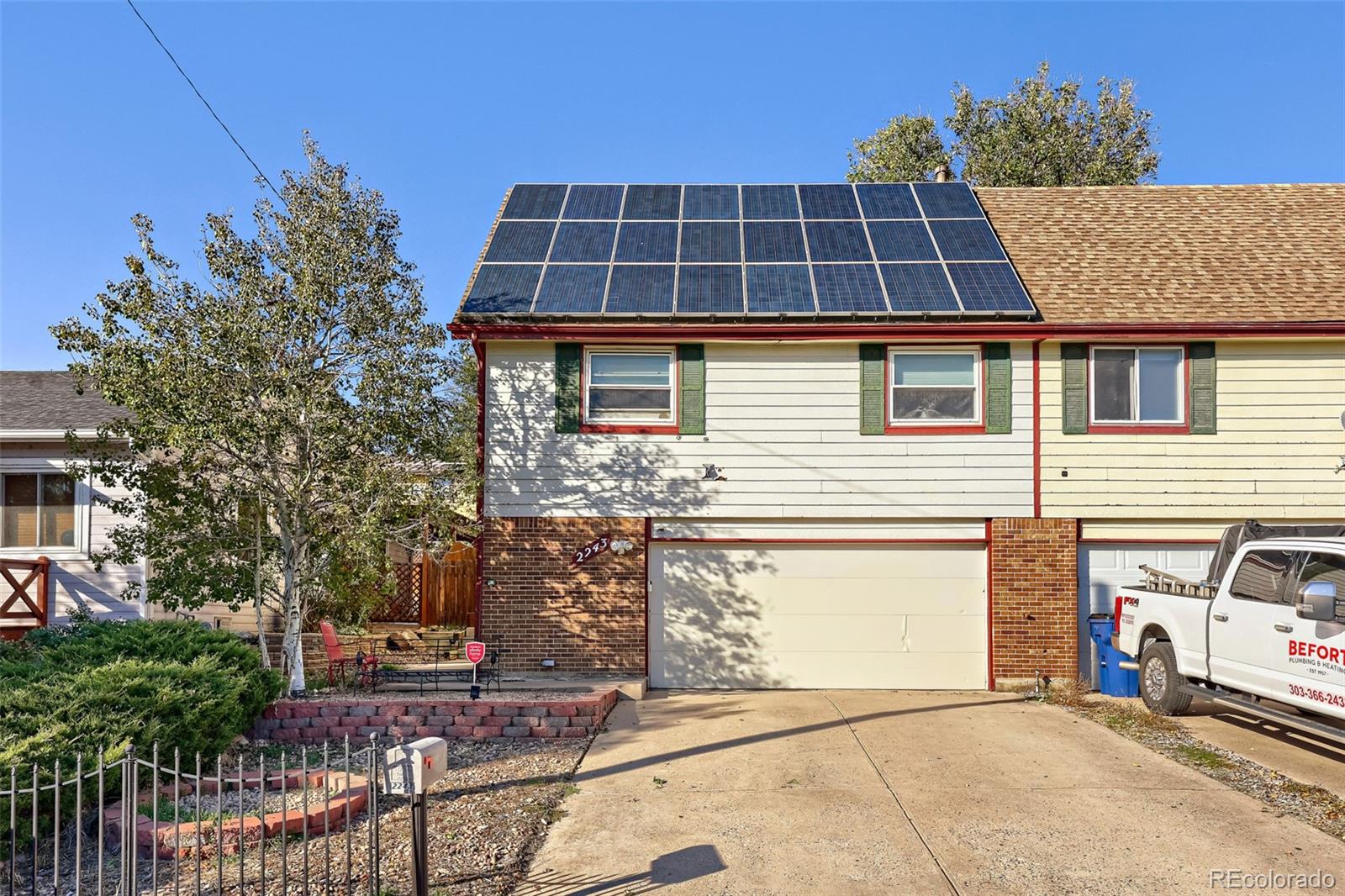 2243 W Hillside Avenue