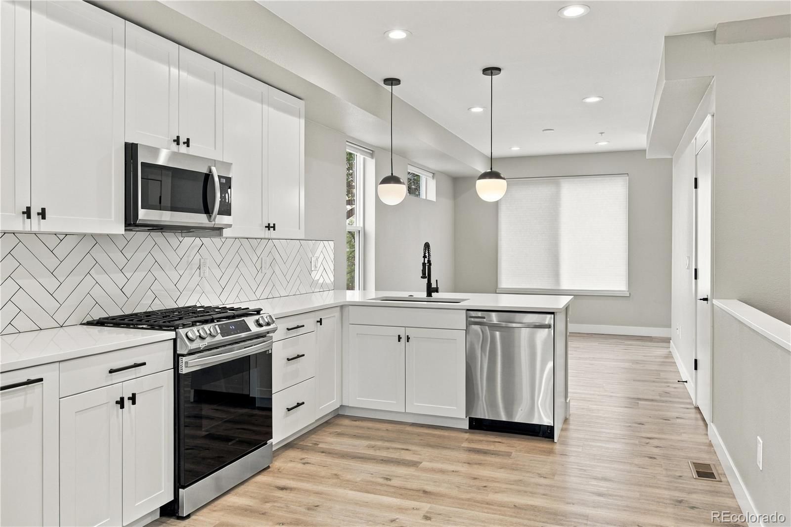 4925 W 10th Avenue Unit 101