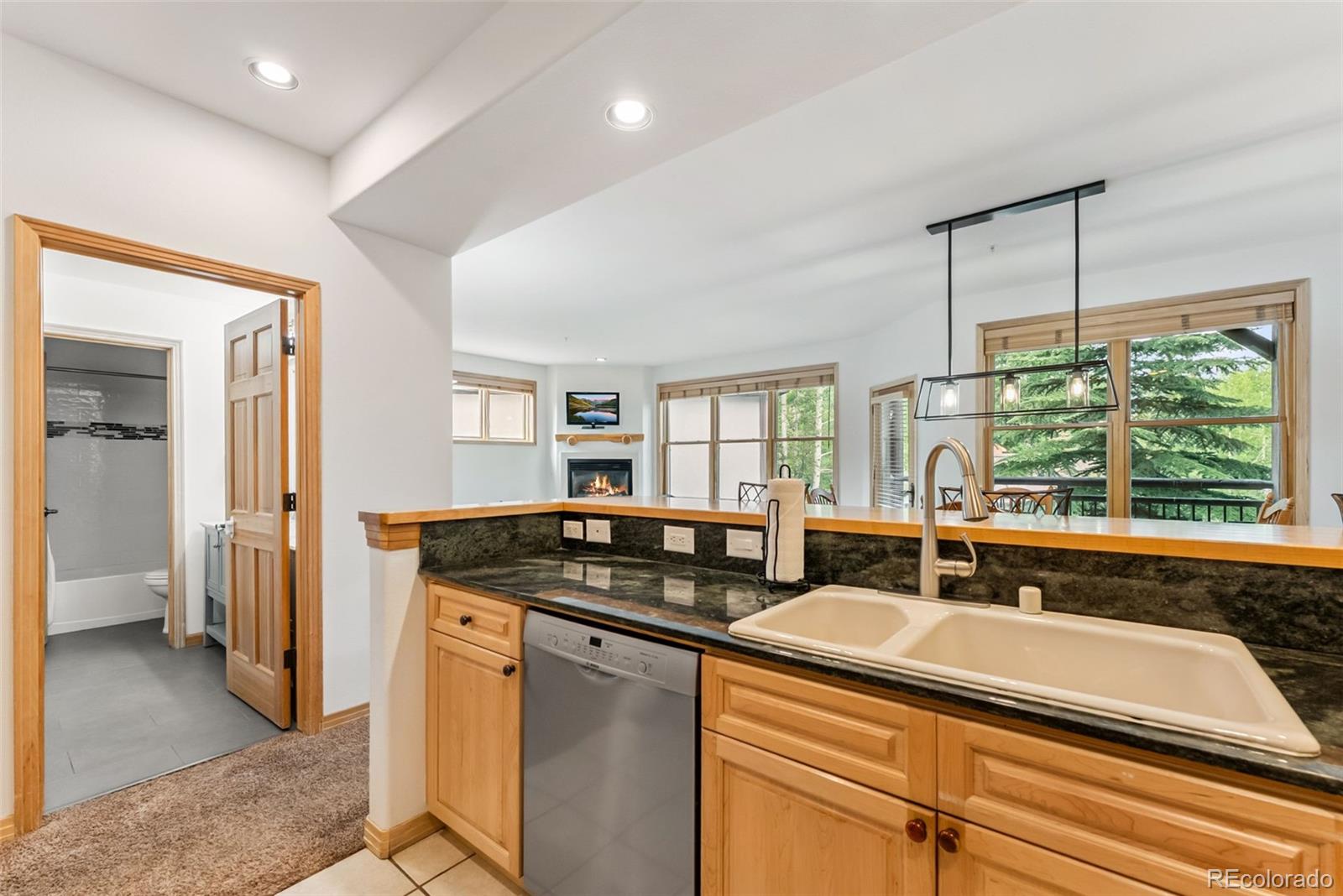33 Broken Lance Drive Unit 206S