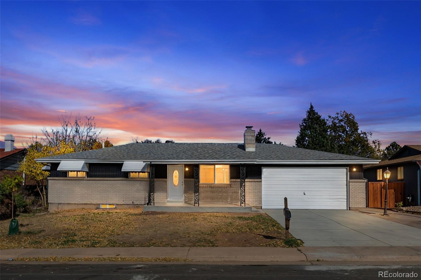 392 S Peoria Circle