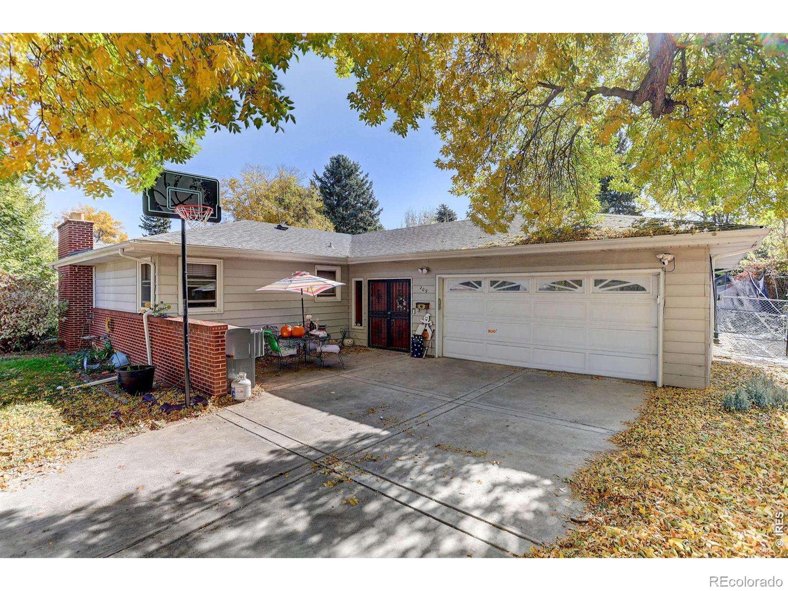209 E Thunderbird Drive