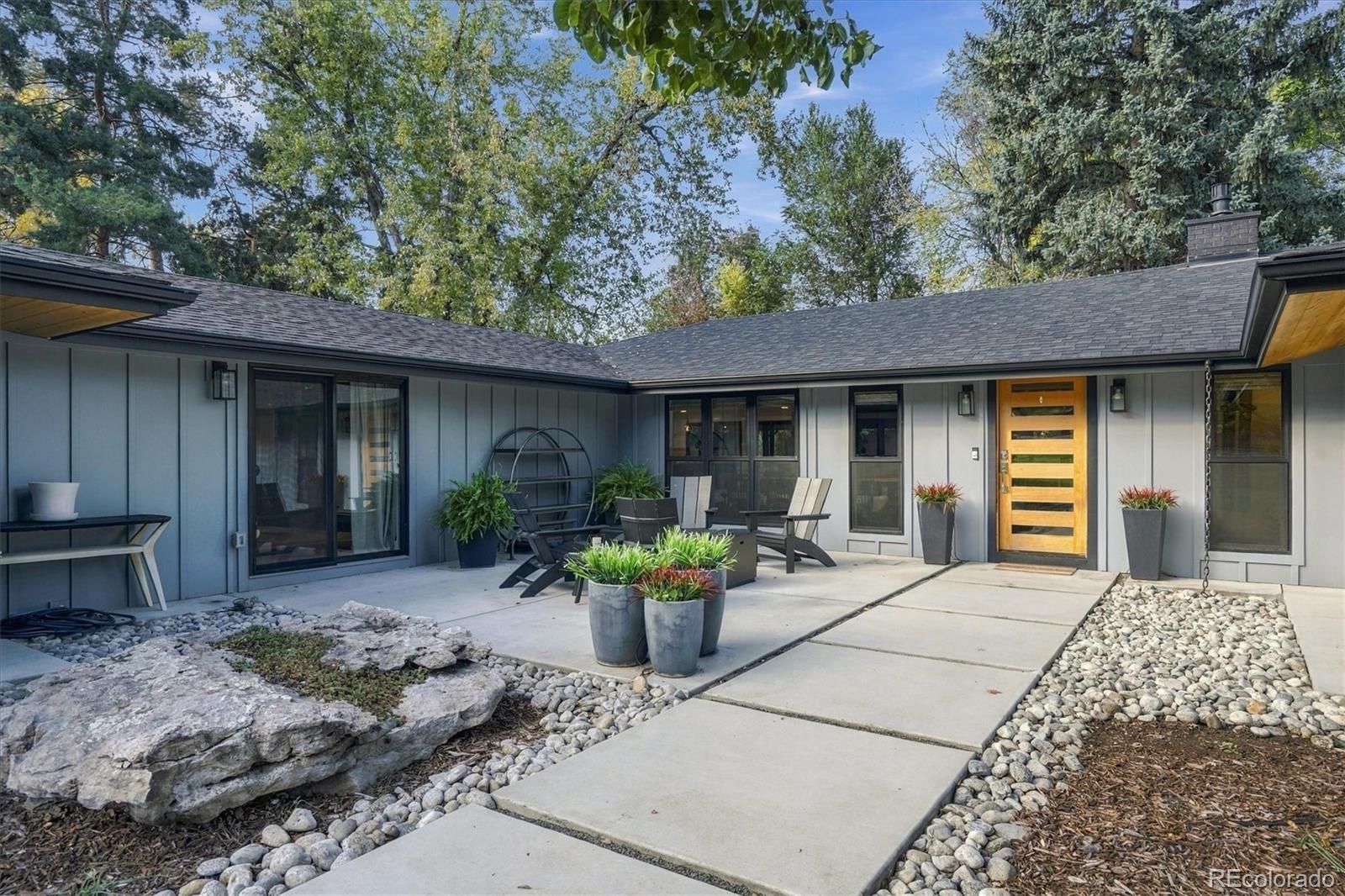 4677 W Wagon Trail Road