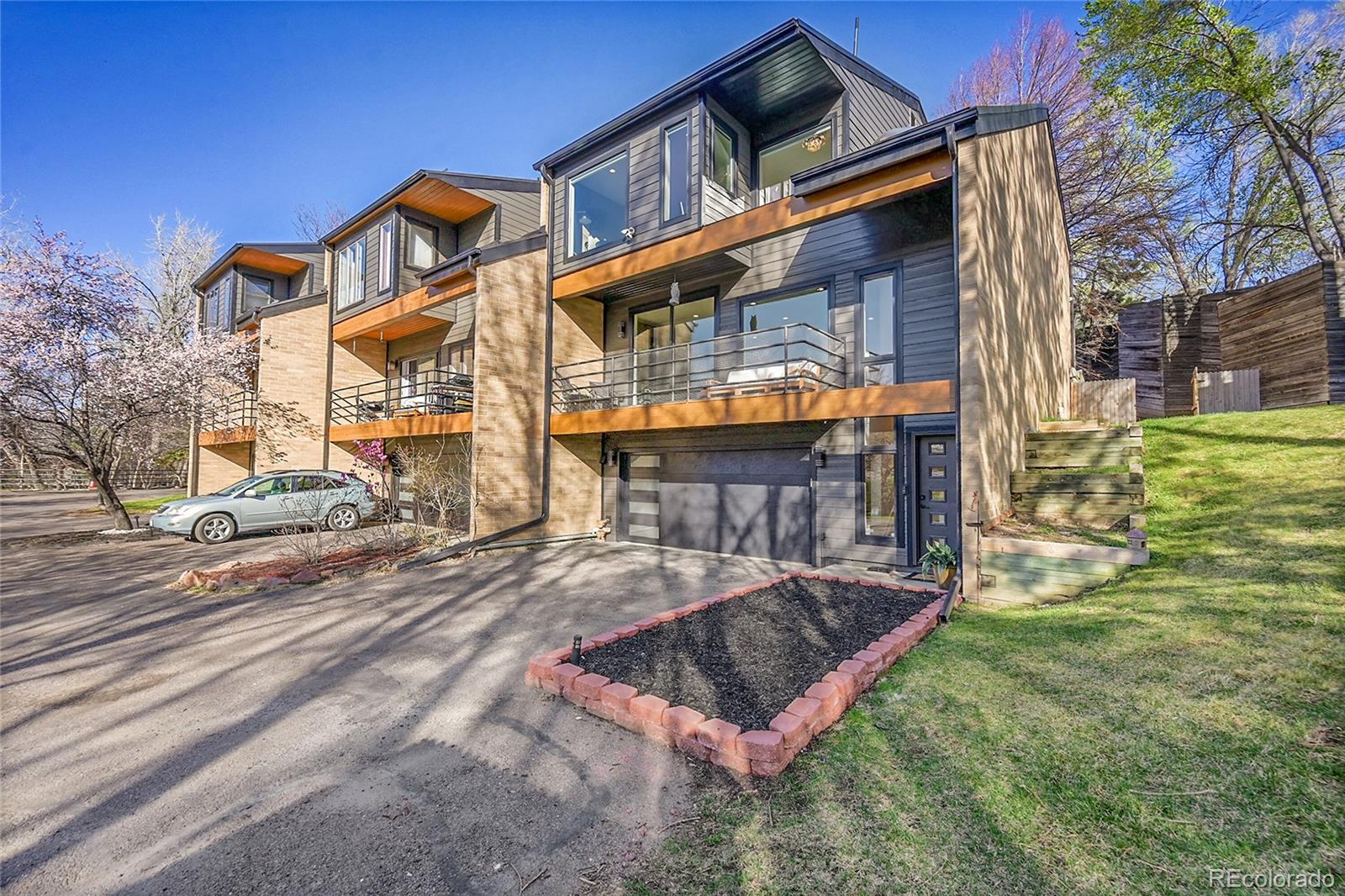 620 Crescent Lane